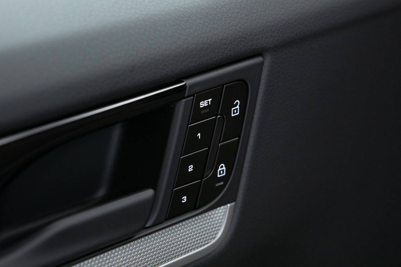 Thumbnail: 2026 Porsche  - 25