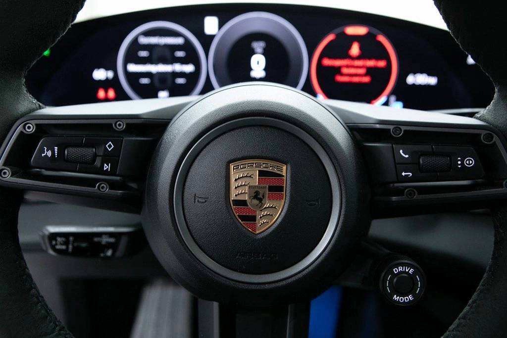 Thumbnail: 2025 Porsche Taycan - 14