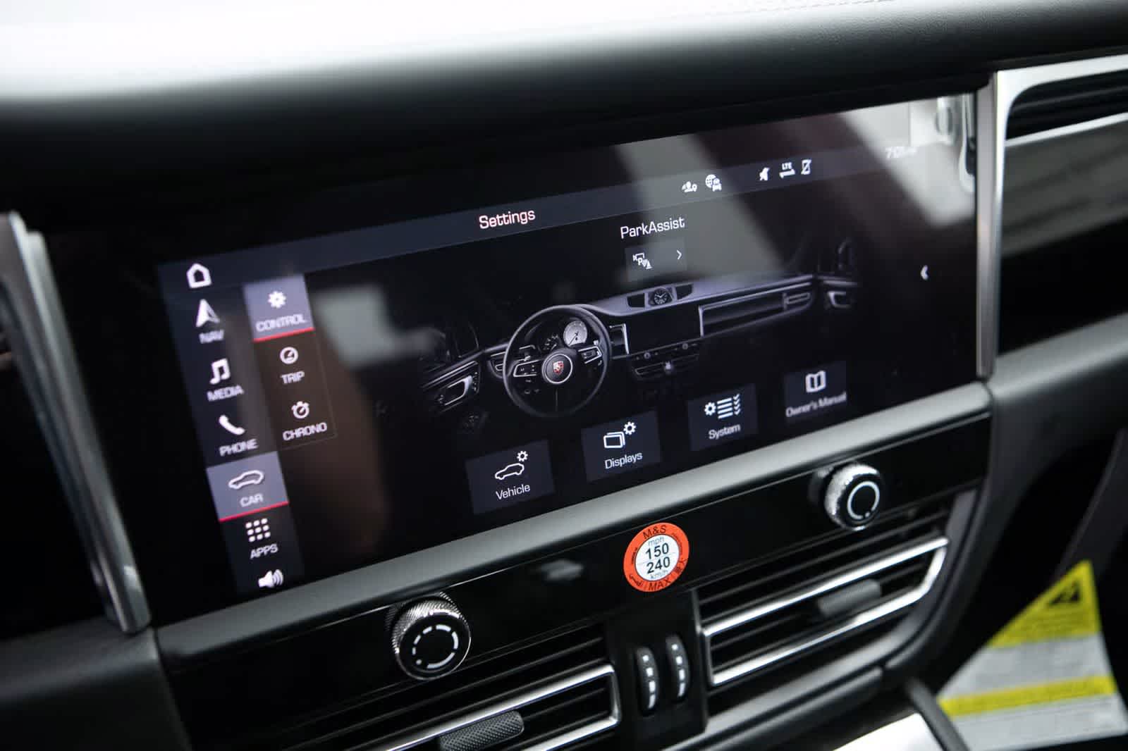 Thumbnail: 2026 Porsche Macan - 14
