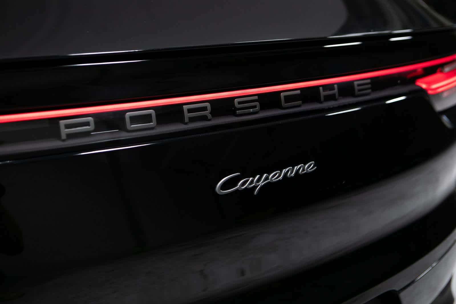 Thumbnail: 2022 Porsche Cayenne - 32