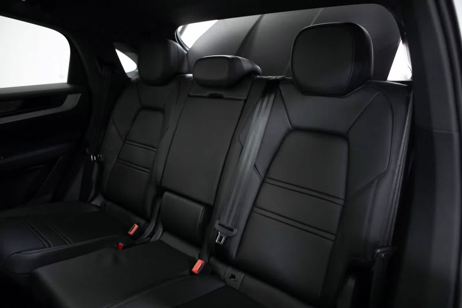 Thumbnail: 2025 Porsche Cayenne - 31