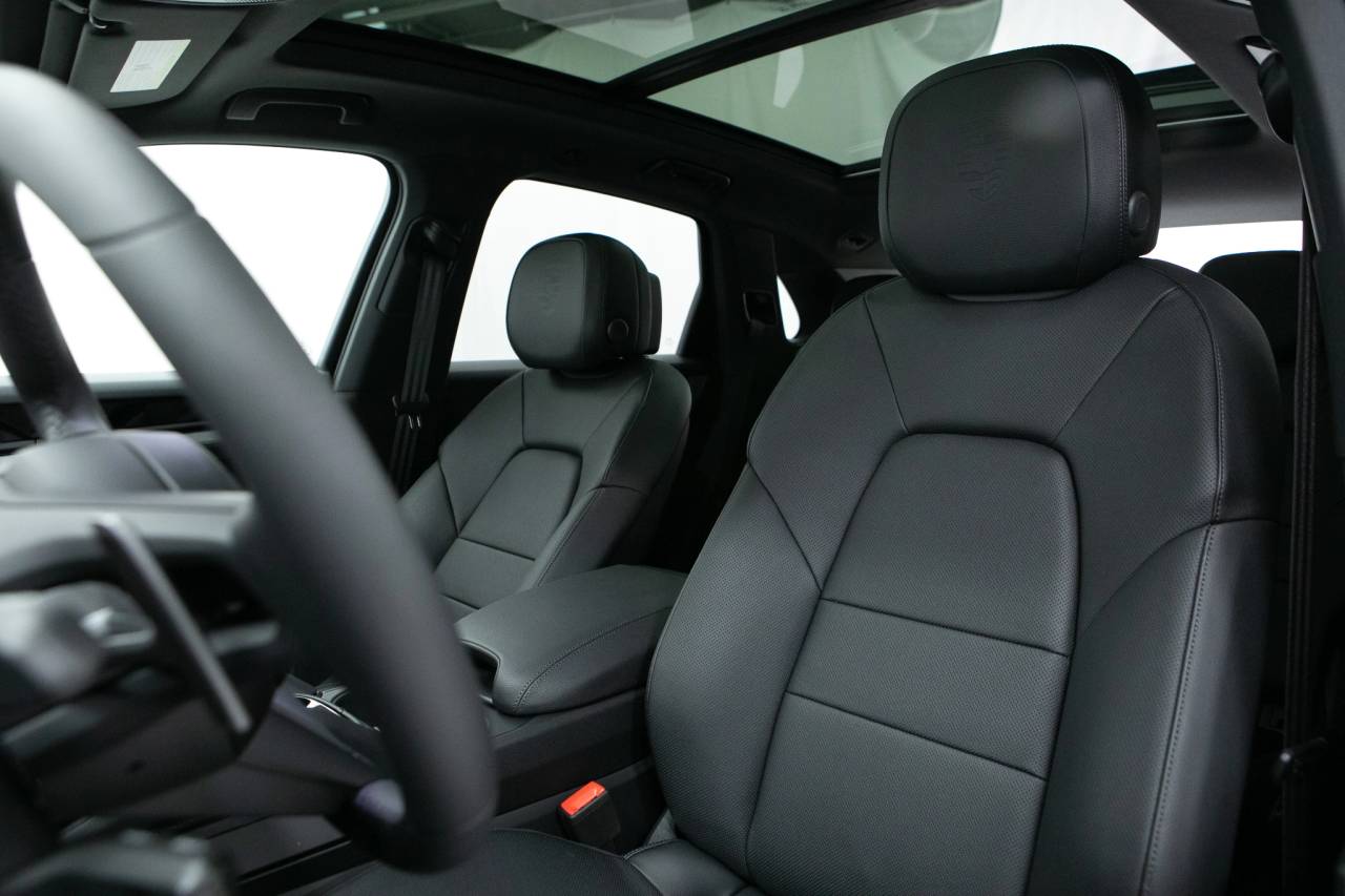 Thumbnail: 2026 Porsche Cayenne - 8