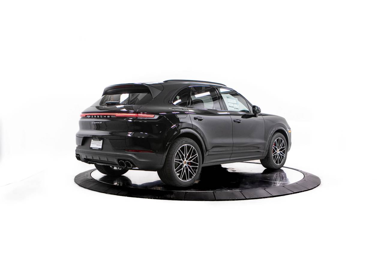 Thumbnail: 2026 Porsche Cayenne - 7