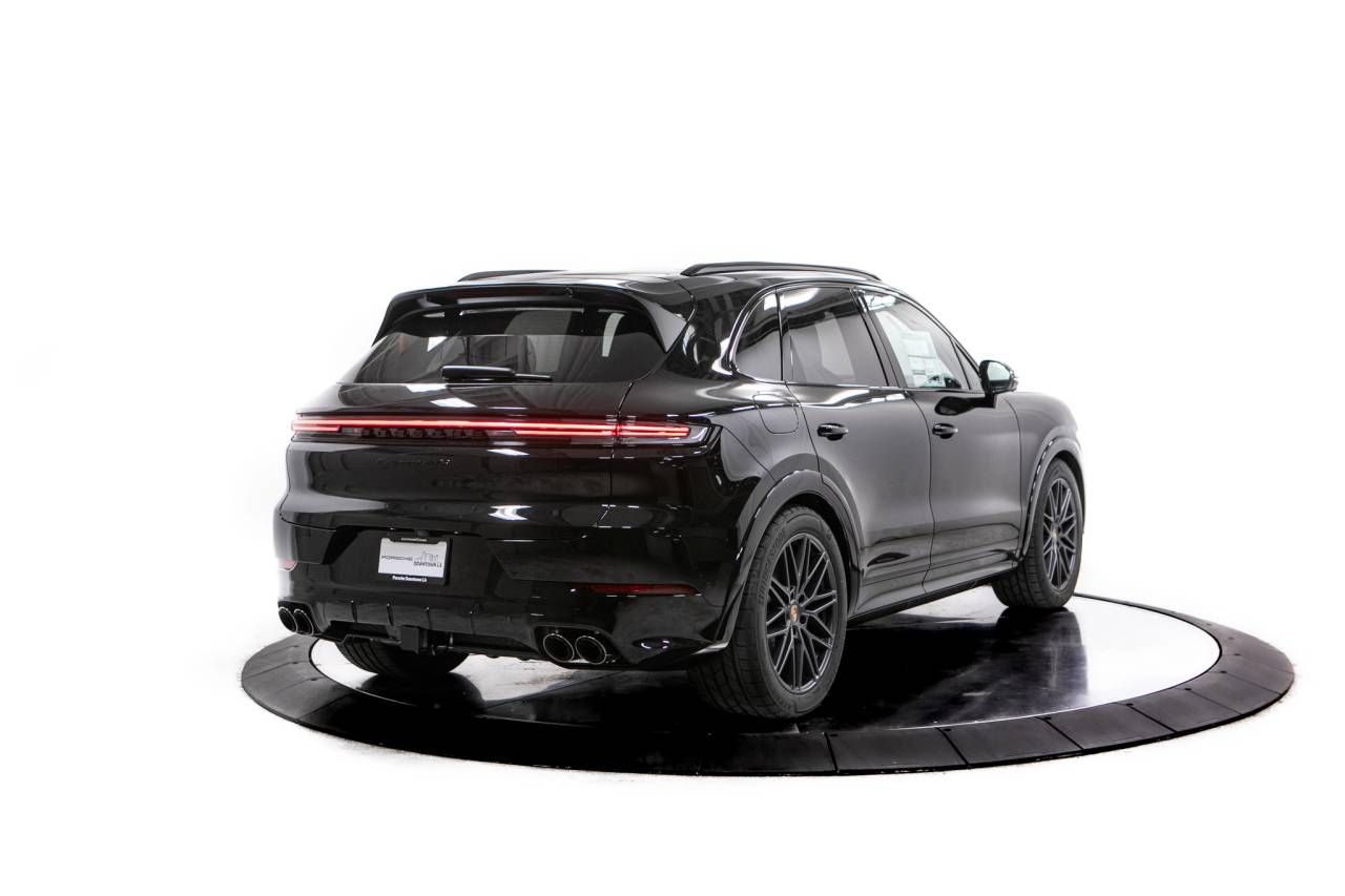 Thumbnail: 2026 Porsche Cayenne - 7
