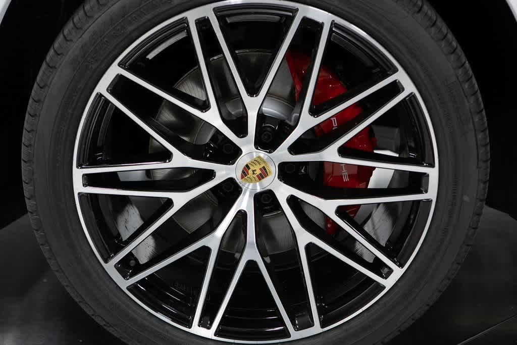 Thumbnail: 2025 Porsche Macan - 11