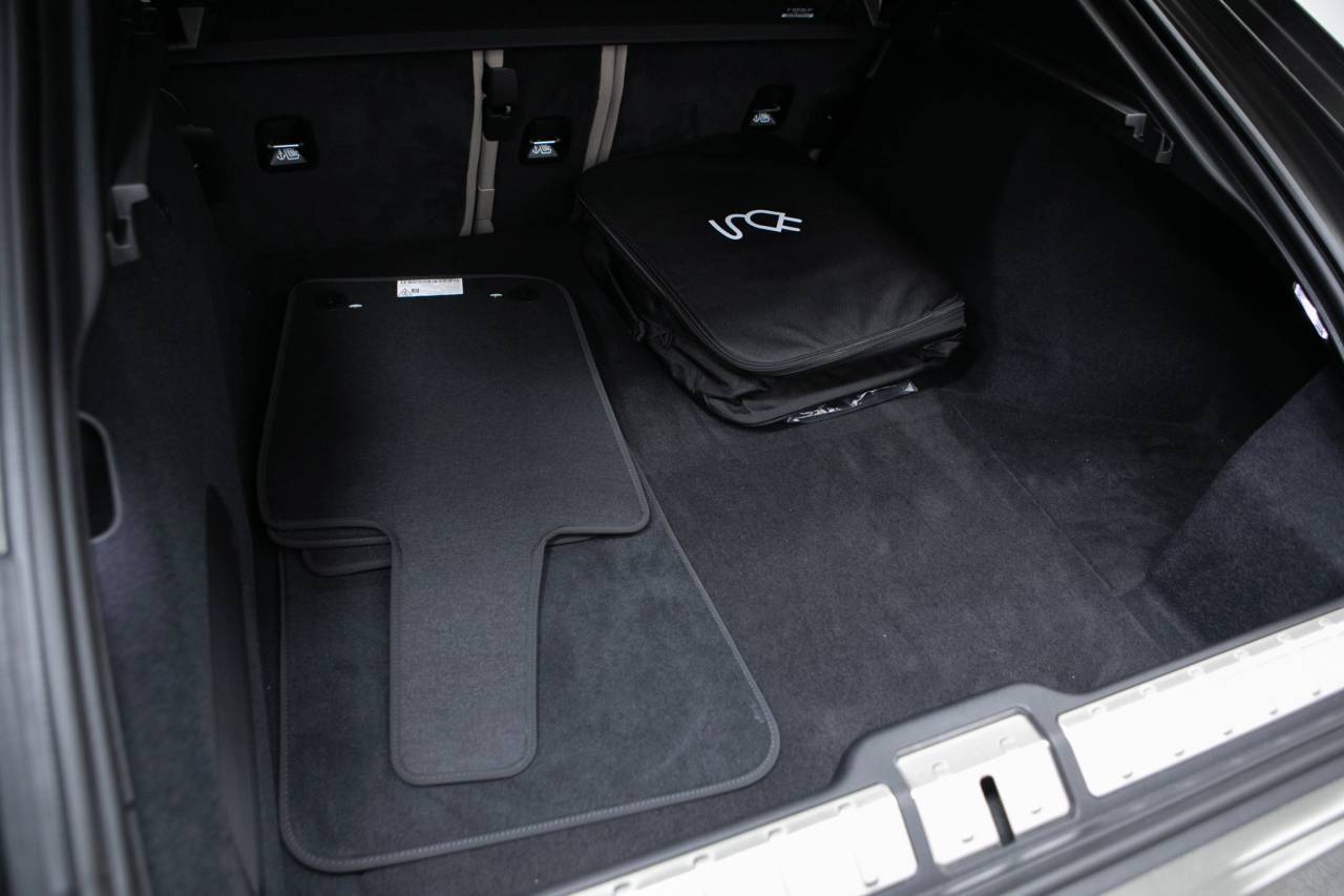 Thumbnail: 2026 Porsche Panamera - 39