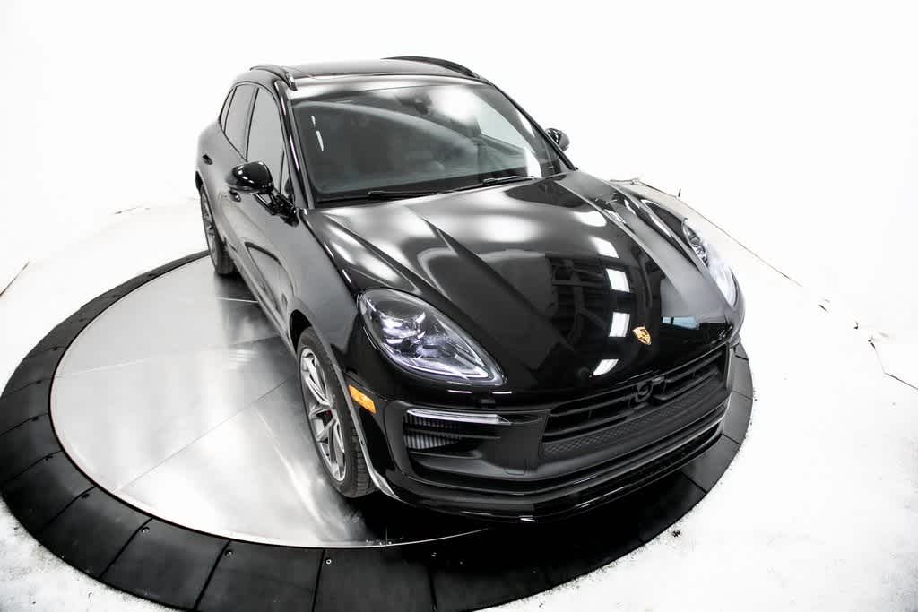 Thumbnail: 2025 Porsche Macan - 39