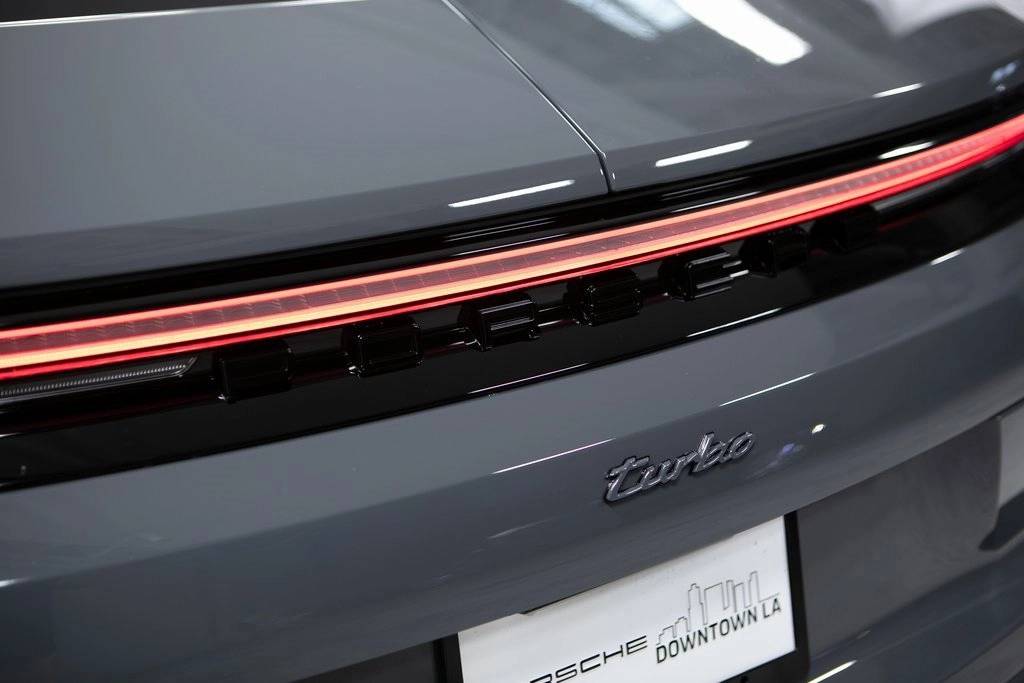 Thumbnail: 2025 Porsche Panamera - 36
