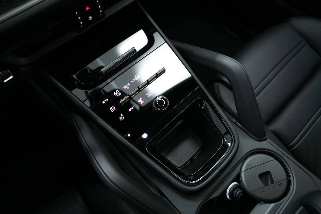 Thumbnail: 2025 Porsche  - 22