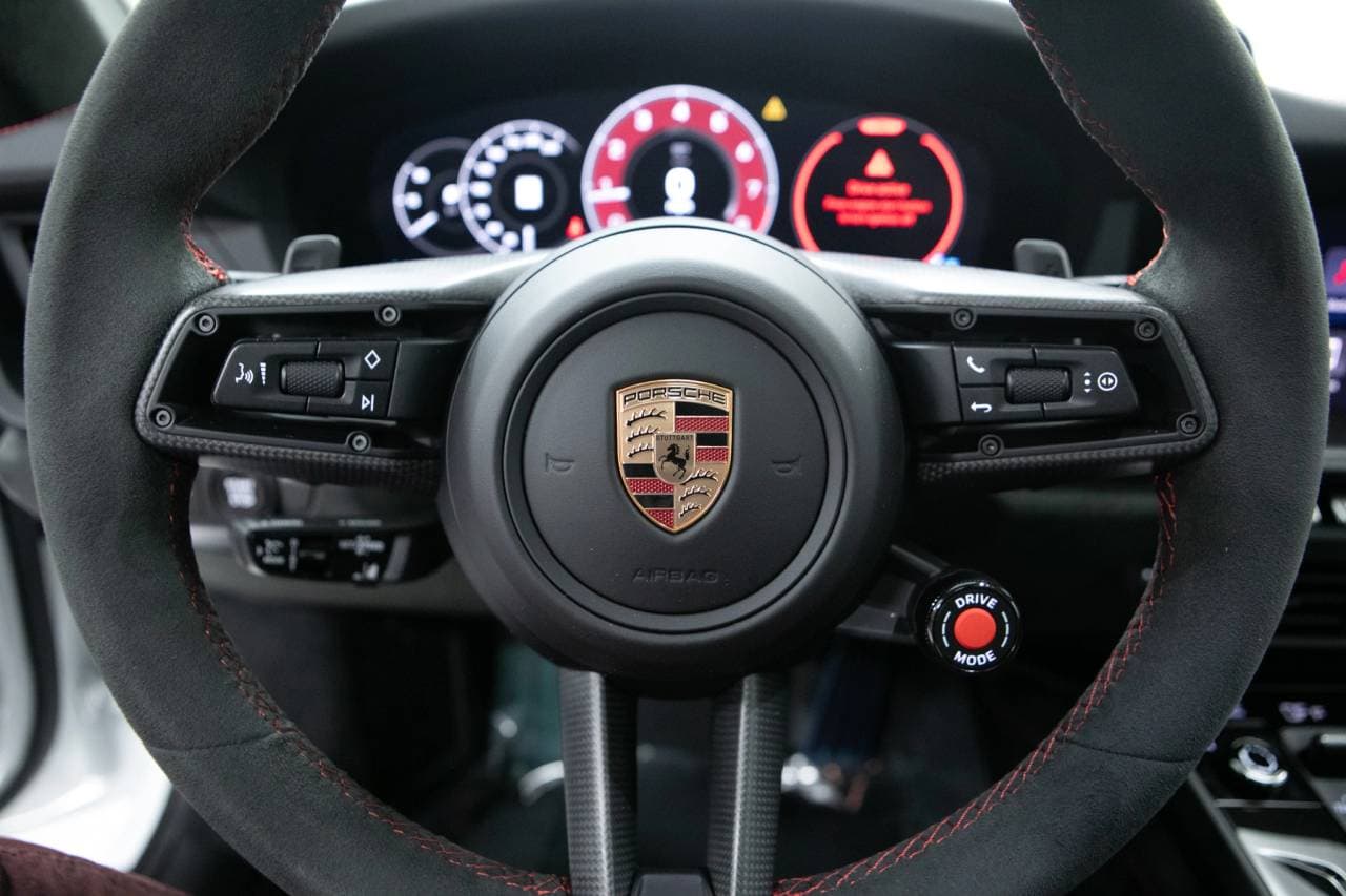 Thumbnail: 2026 Porsche 911 - 21