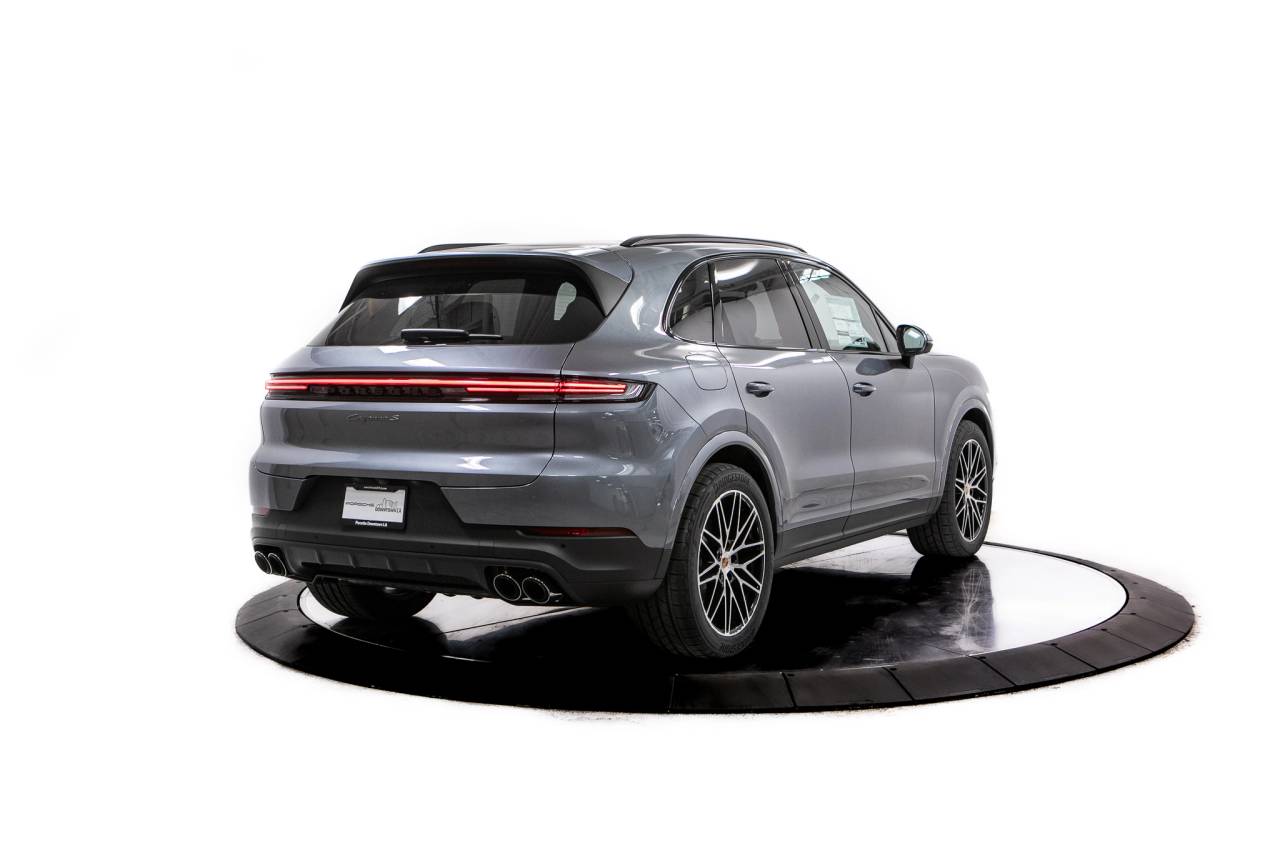 Thumbnail: 2026 Porsche Cayenne - 7