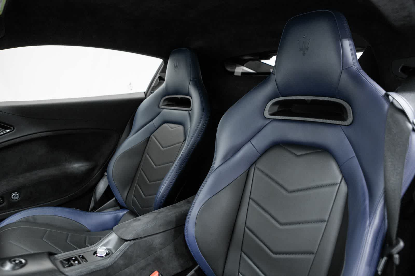 Thumbnail: 2023 Maserati MC20 - 4