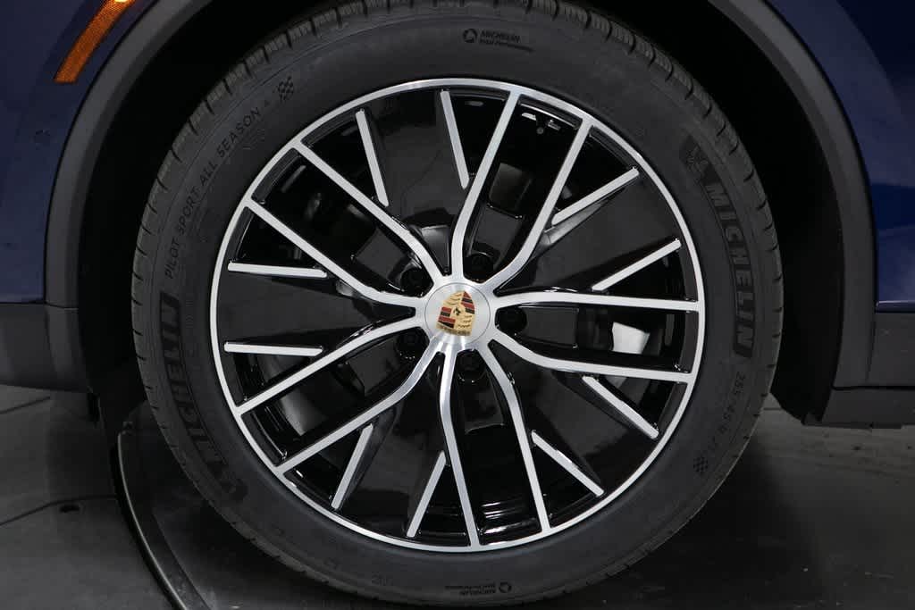 Thumbnail: 2025 Porsche Macan - 11