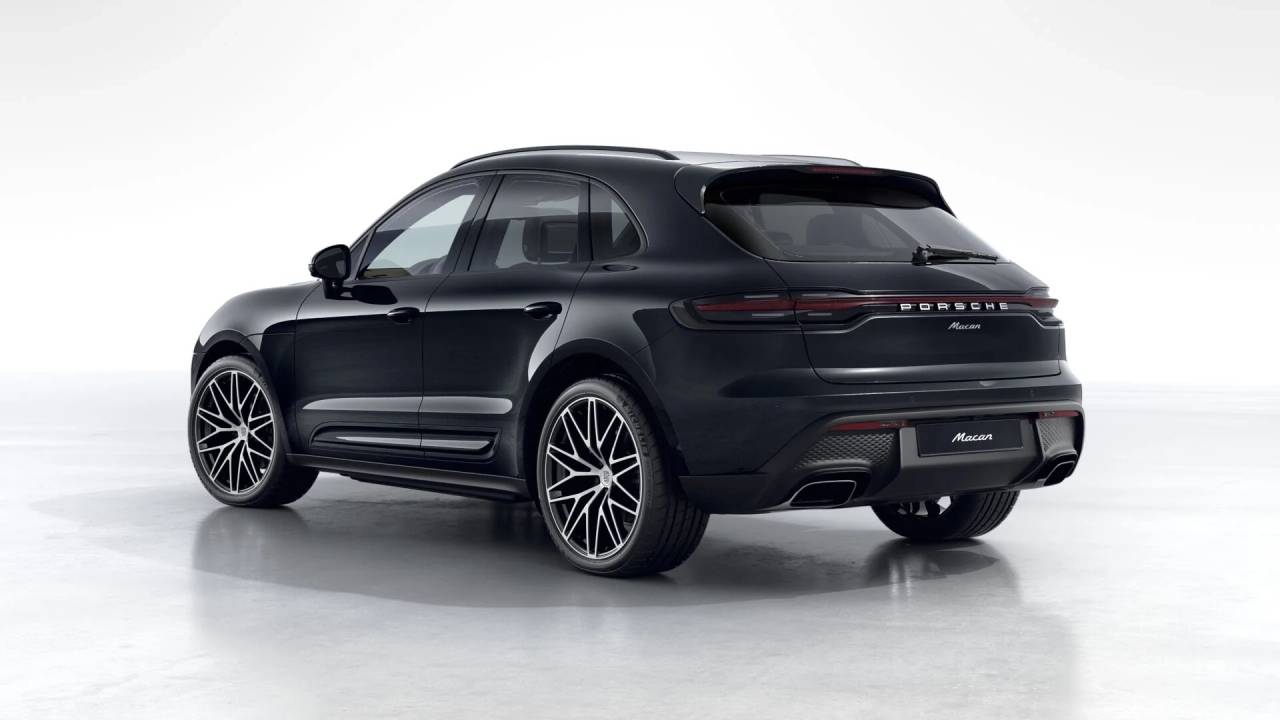 Thumbnail: 2026 Porsche Macan - 3