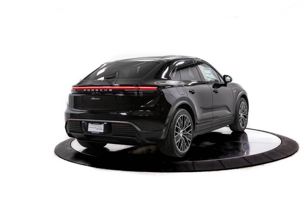 Thumbnail: 2026 Porsche Macan - 7