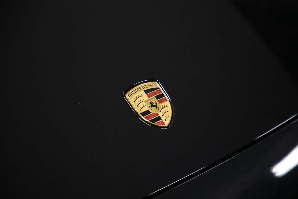 Thumbnail: 2025 Porsche 911 - 32