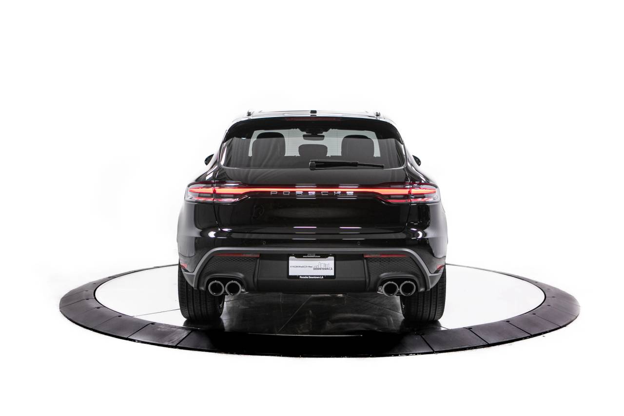 Thumbnail: 2026 Porsche Macan - 6