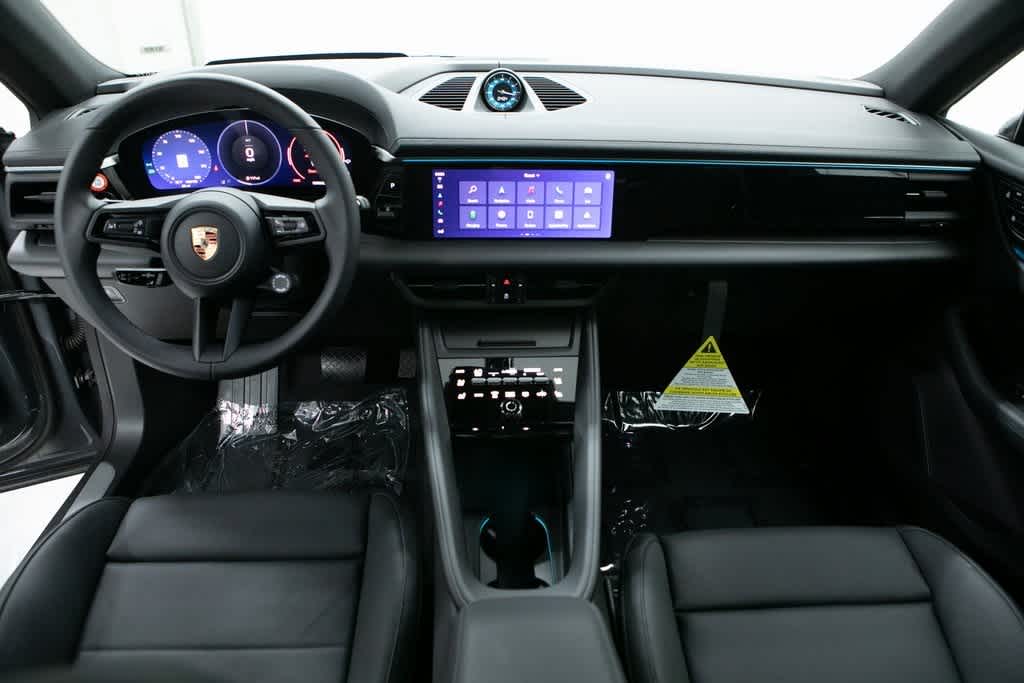 Thumbnail: 2025 Porsche Macan - 13