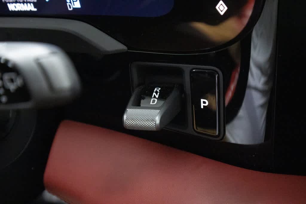 Thumbnail: 2025 Porsche Taycan - 25