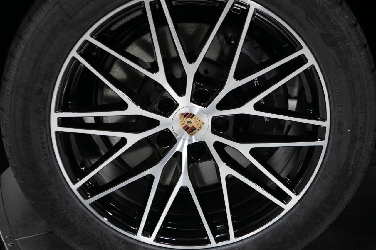 Thumbnail: 2026 Porsche Cayenne - 11