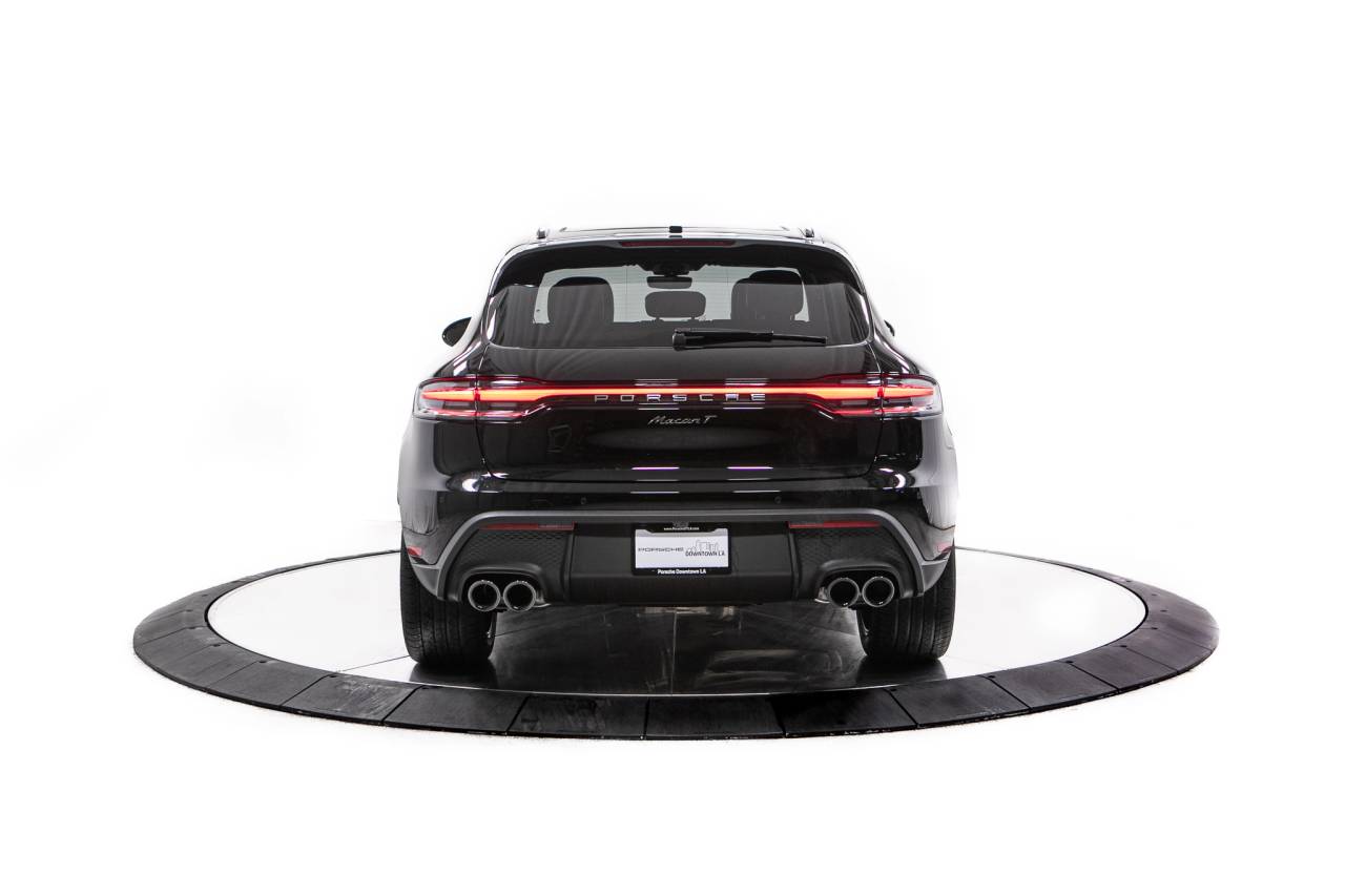 Thumbnail: 2026 Porsche Macan - 6