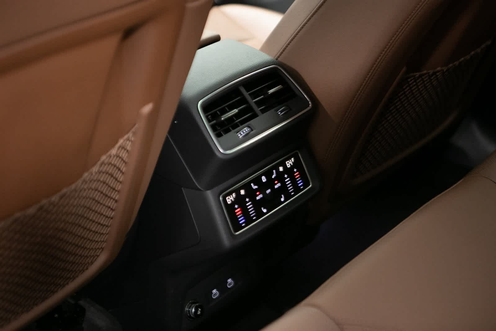 Thumbnail: 2022 Audi e-tron - 26