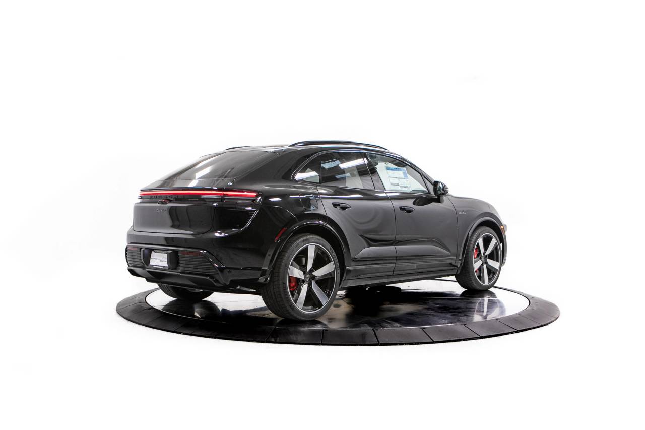 Thumbnail: 2025 Porsche Macan - 7