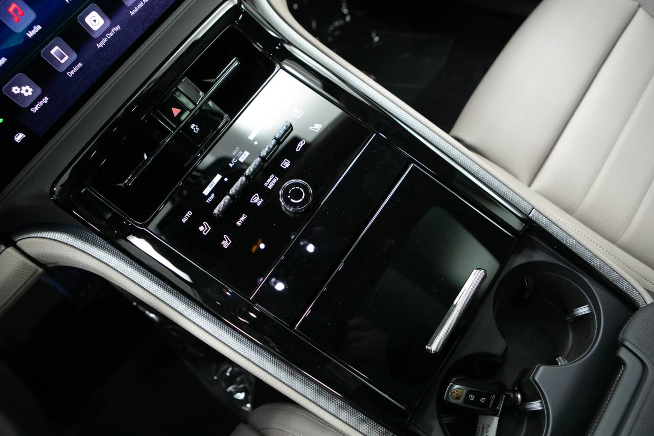 Thumbnail: 2026 Porsche Panamera - 29