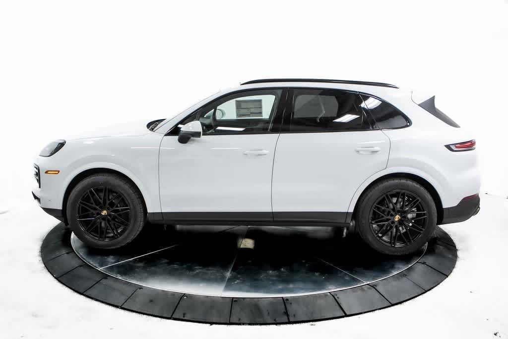 Thumbnail: 2025 Porsche Cayenne - 2