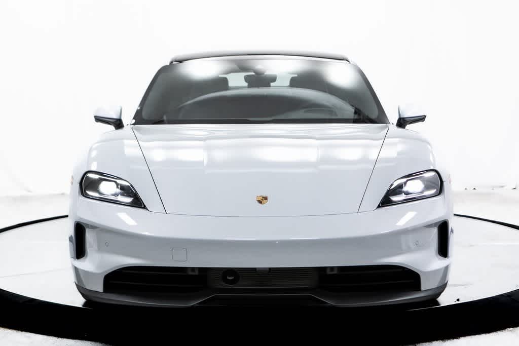 Thumbnail: 2025 Porsche Taycan - 10
