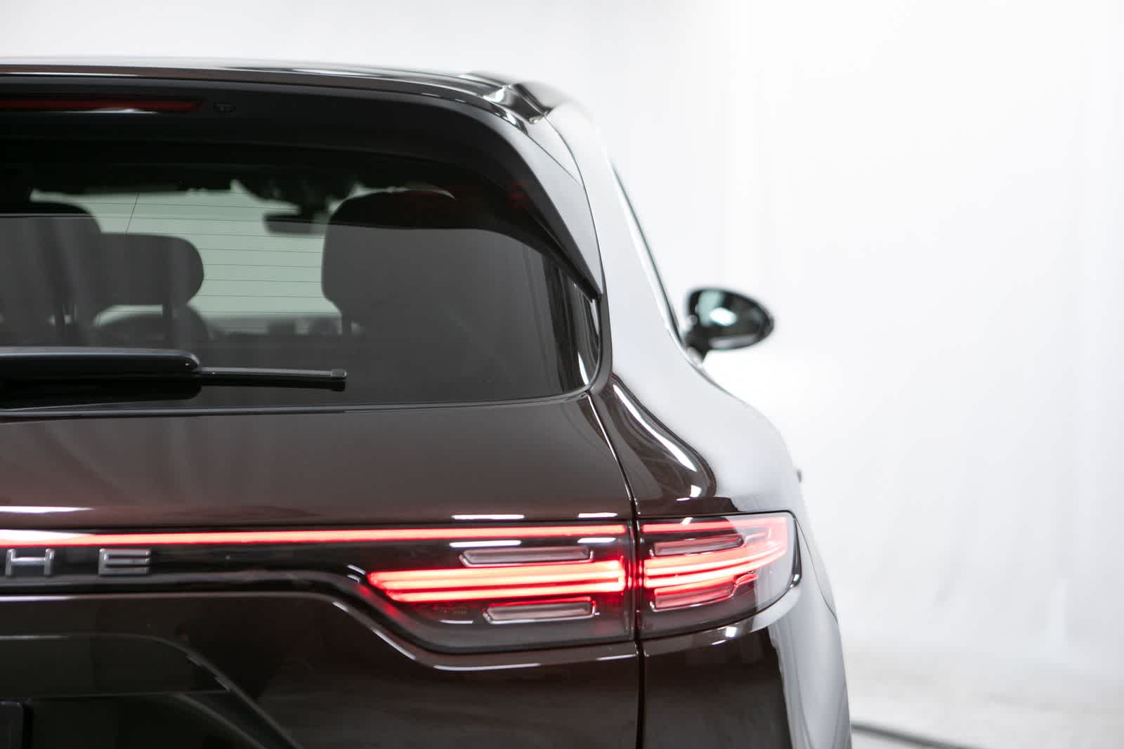 Thumbnail: 2023 Porsche Cayenne - 21