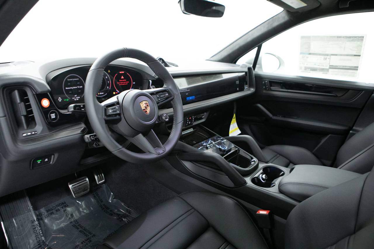 Thumbnail: 2026 Porsche Cayenne - 4