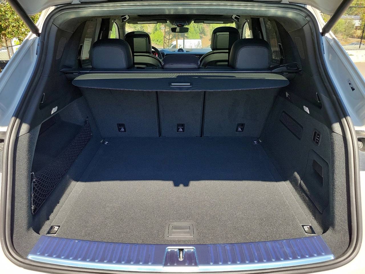 Thumbnail: 2026 Porsche Cayenne - 30