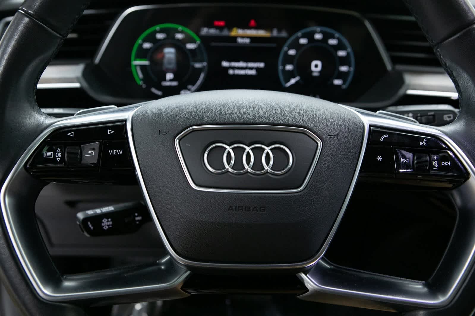 Thumbnail: 2022 Audi e-tron - 14