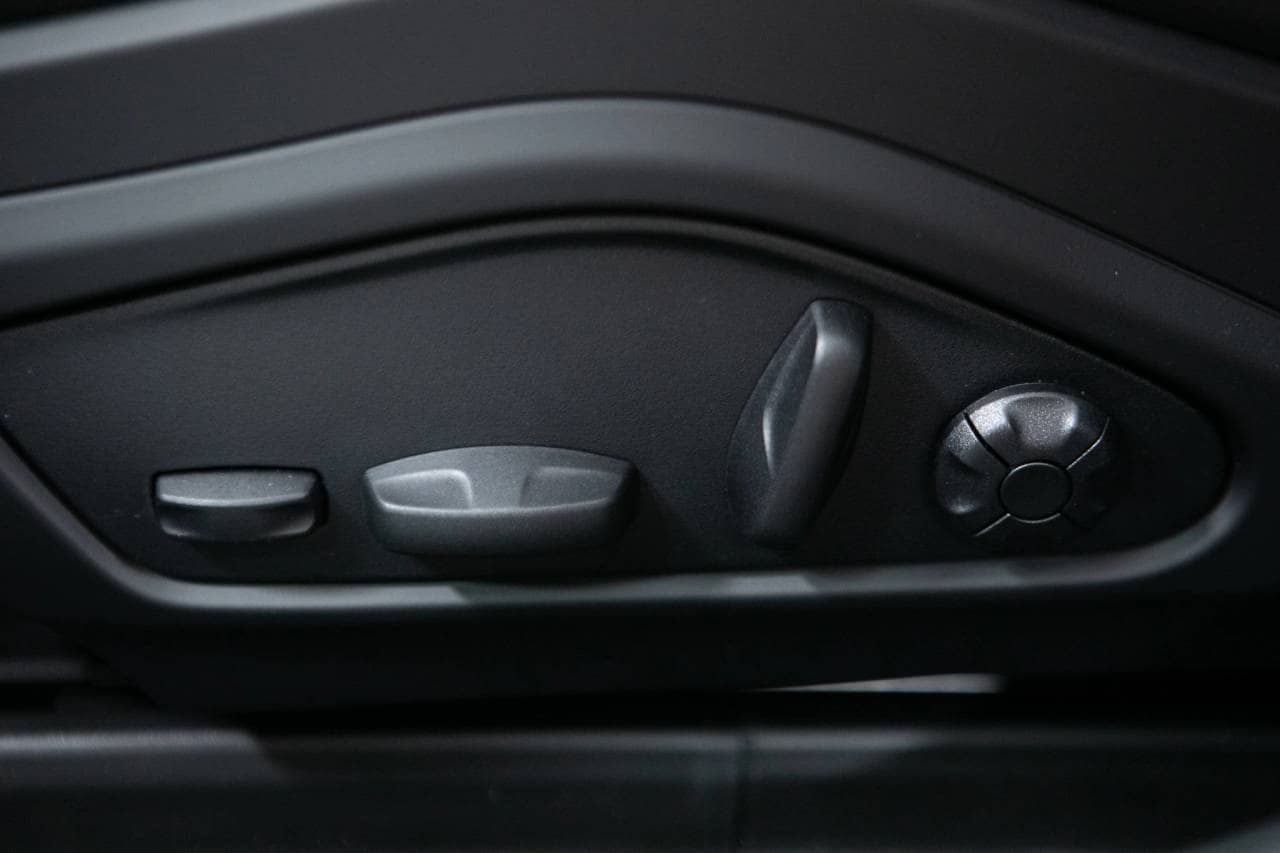 Thumbnail: 2026 Porsche Panamera - 24