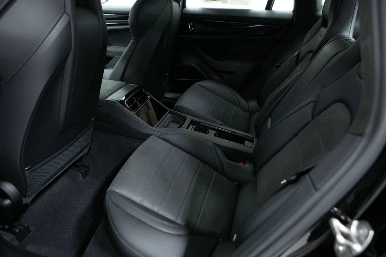 Thumbnail: 2026 Porsche Panamera - 36