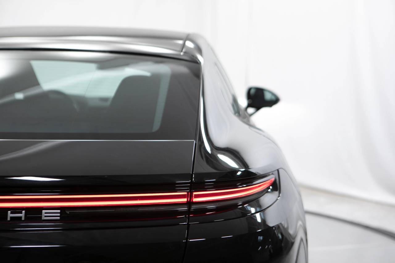 Thumbnail: 2026 Porsche Panamera - 18