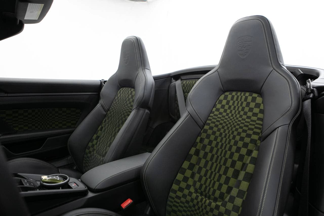 Thumbnail: 2026 Porsche 911 - 5