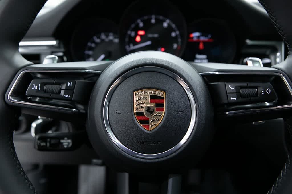 Thumbnail: 2025 Porsche Macan - 14