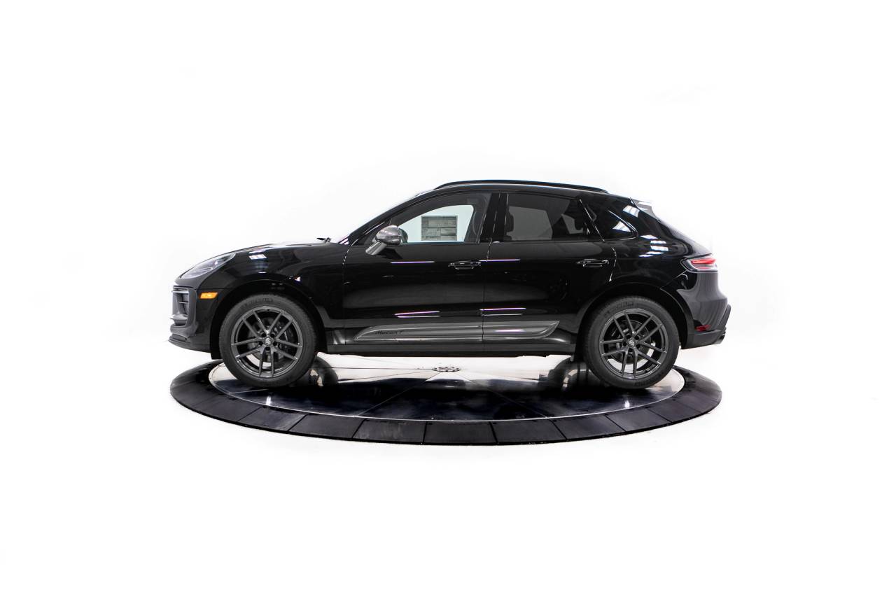 Thumbnail: 2026 Porsche Macan - 2