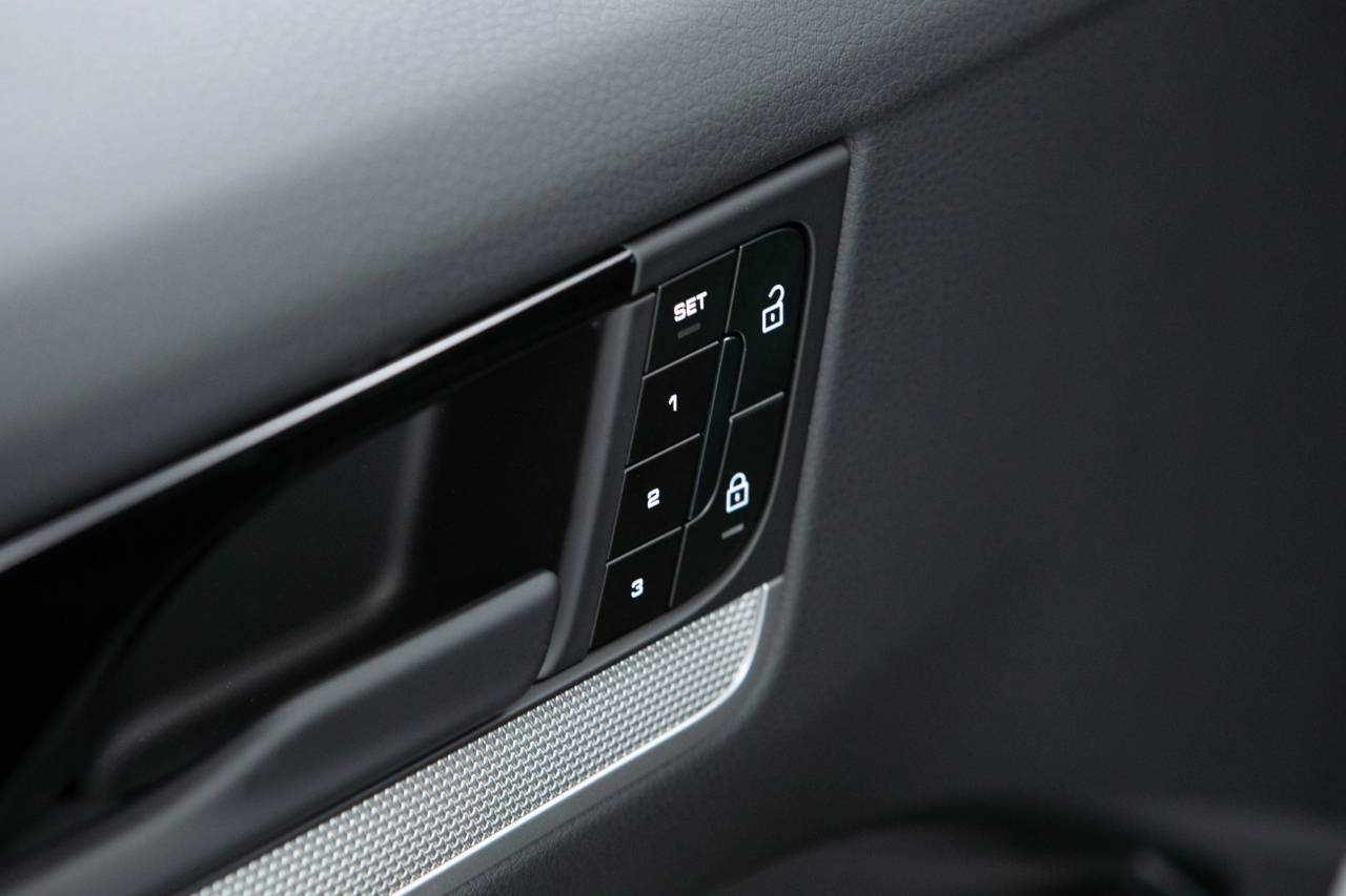 Thumbnail: 2025 Porsche Cayenne - 26