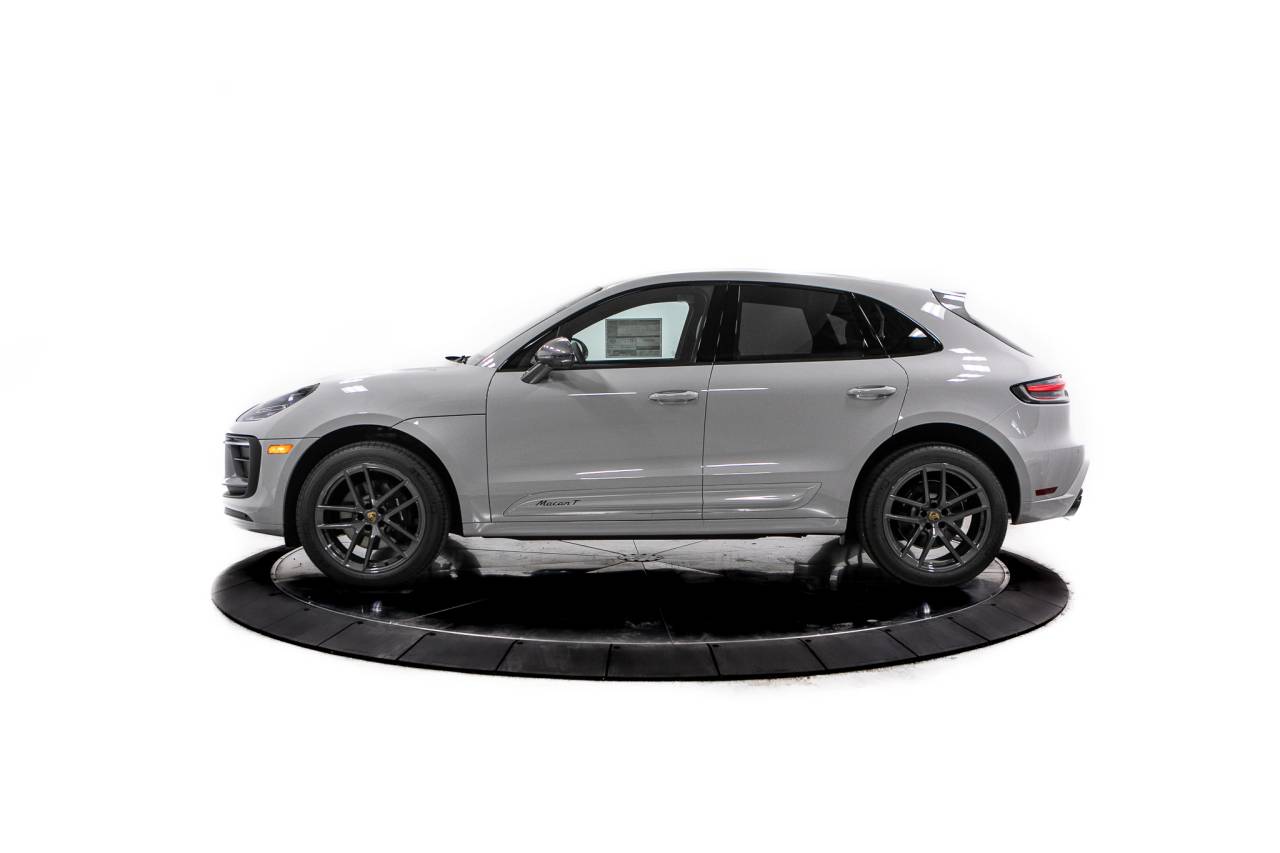 Thumbnail: 2026 Porsche Macan - 2
