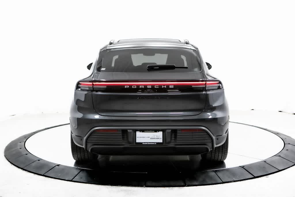 Thumbnail: 2025 Porsche Macan - 6