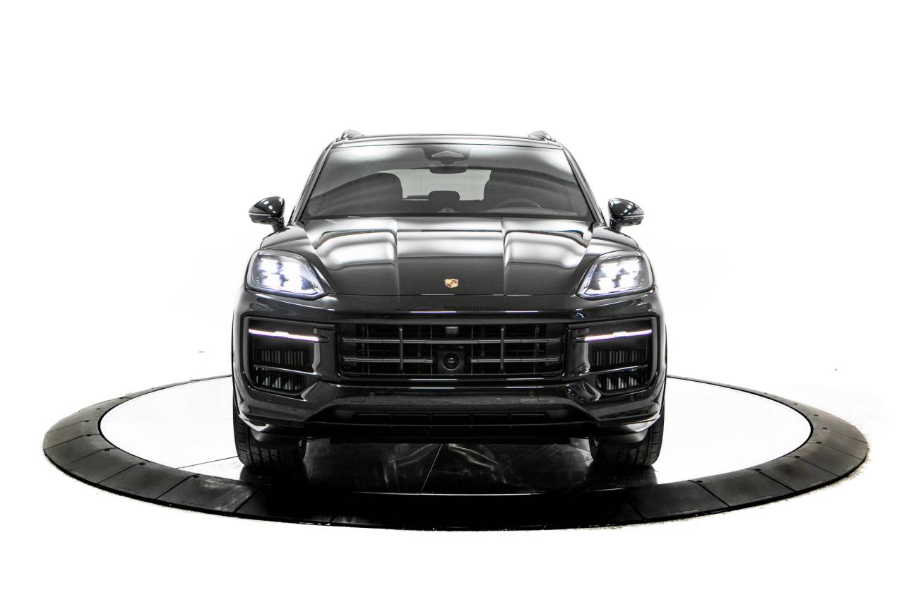 Thumbnail: 2026 Porsche Cayenne - 10