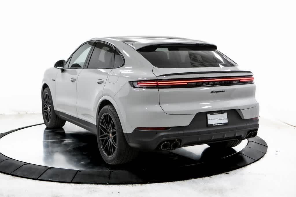 Thumbnail: 2025 Porsche  - 3