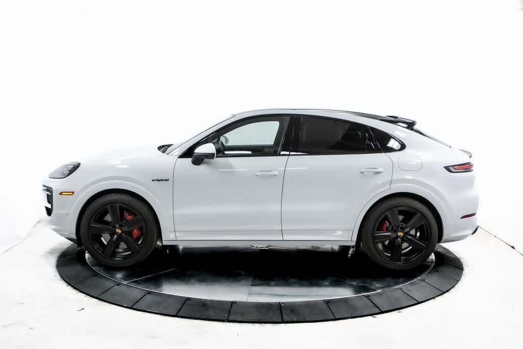 2025 Porsche Cayenne S E-Hybrid Coupe photo 2