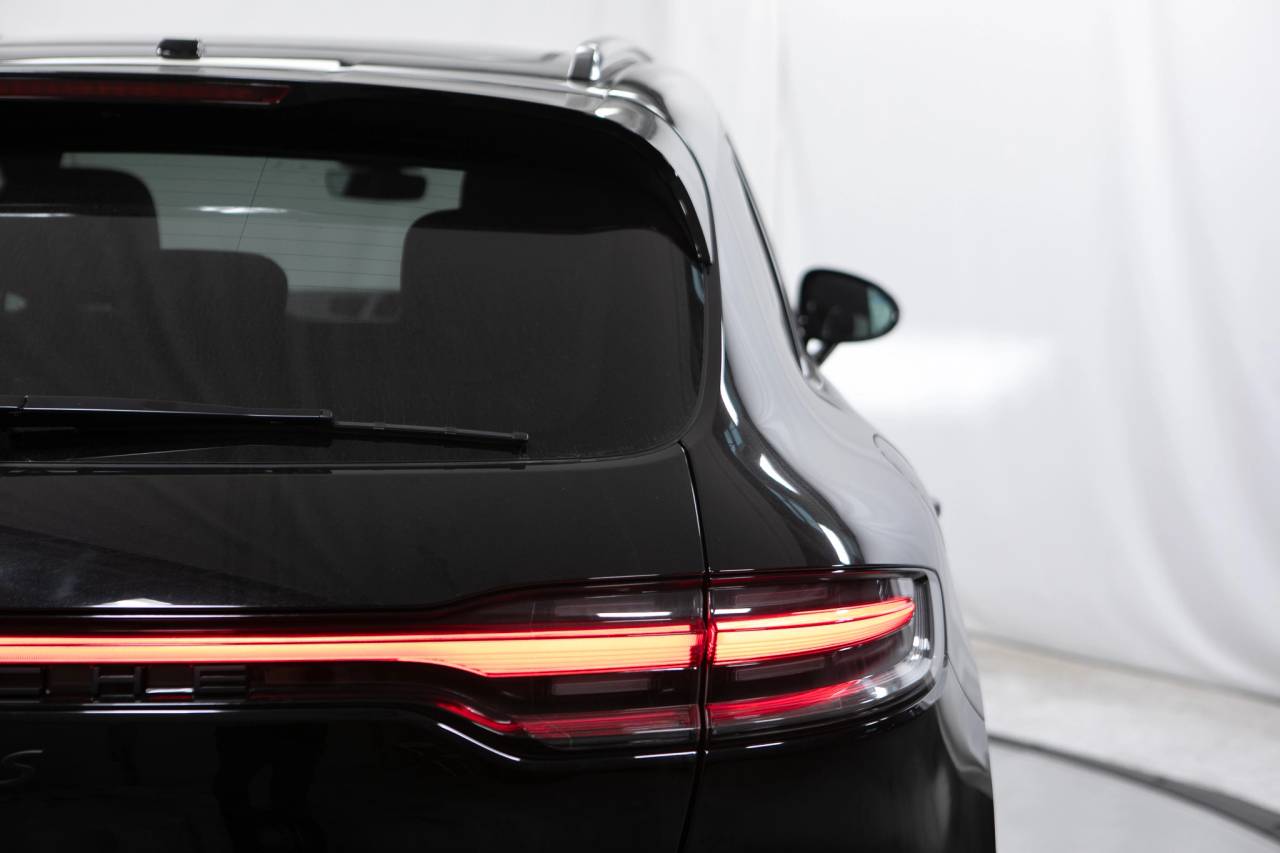 Thumbnail: 2026 Porsche Macan - 18