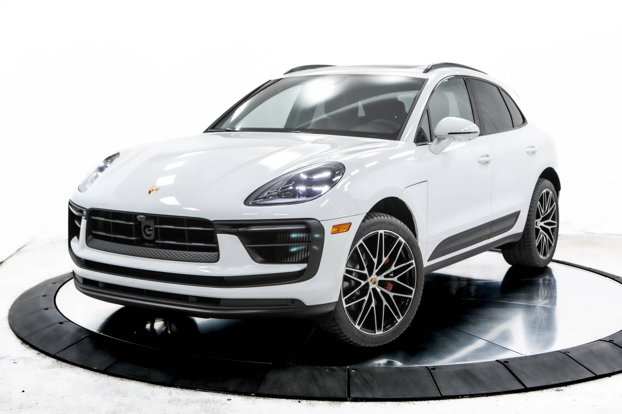 Thumbnail: 2025 Porsche Macan - 1