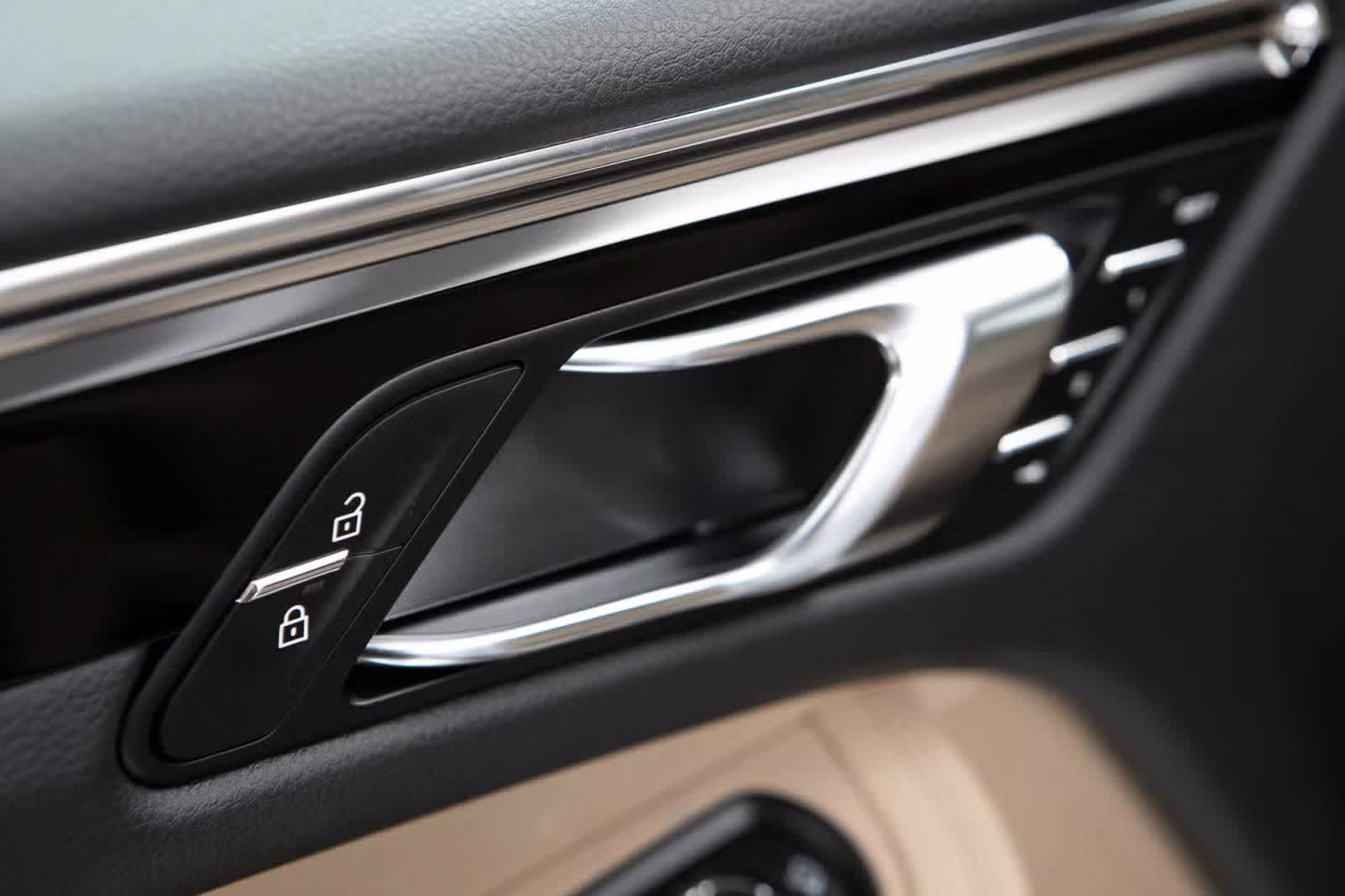 Thumbnail: 2026 Porsche Macan - 19