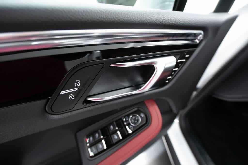 Thumbnail: 2025 Porsche Macan - 19
